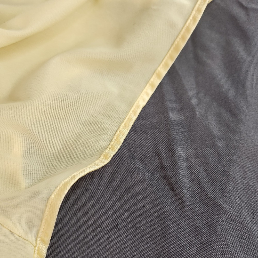 Vintage Vanity Fair Pale-Yellow Cap Sleeve Nightgown Size X-large - Picture 4 of 7